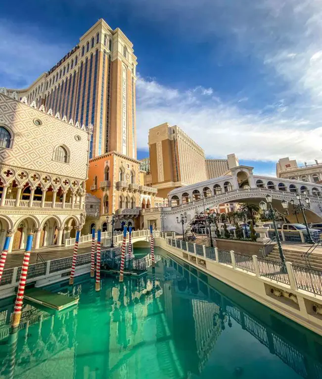 How Much Does the Hold for Incidentals? (Answered) FeelingVegas