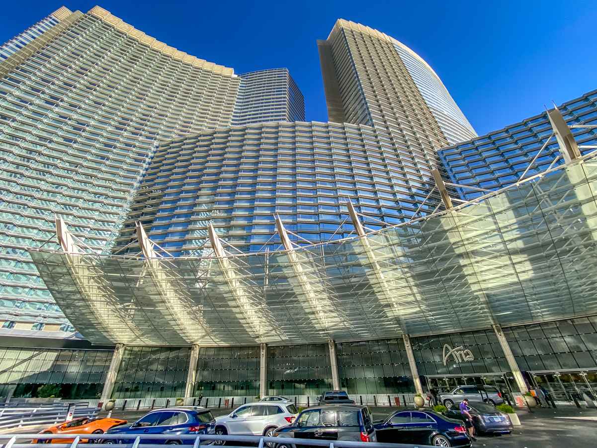 How long it takes to walk from Aria to the Bellagio