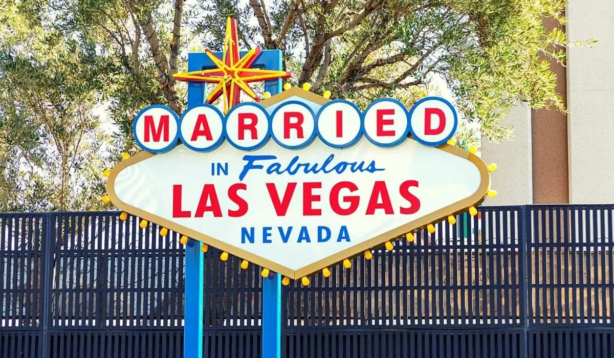 Married in Fabulous Las Vegas Sign