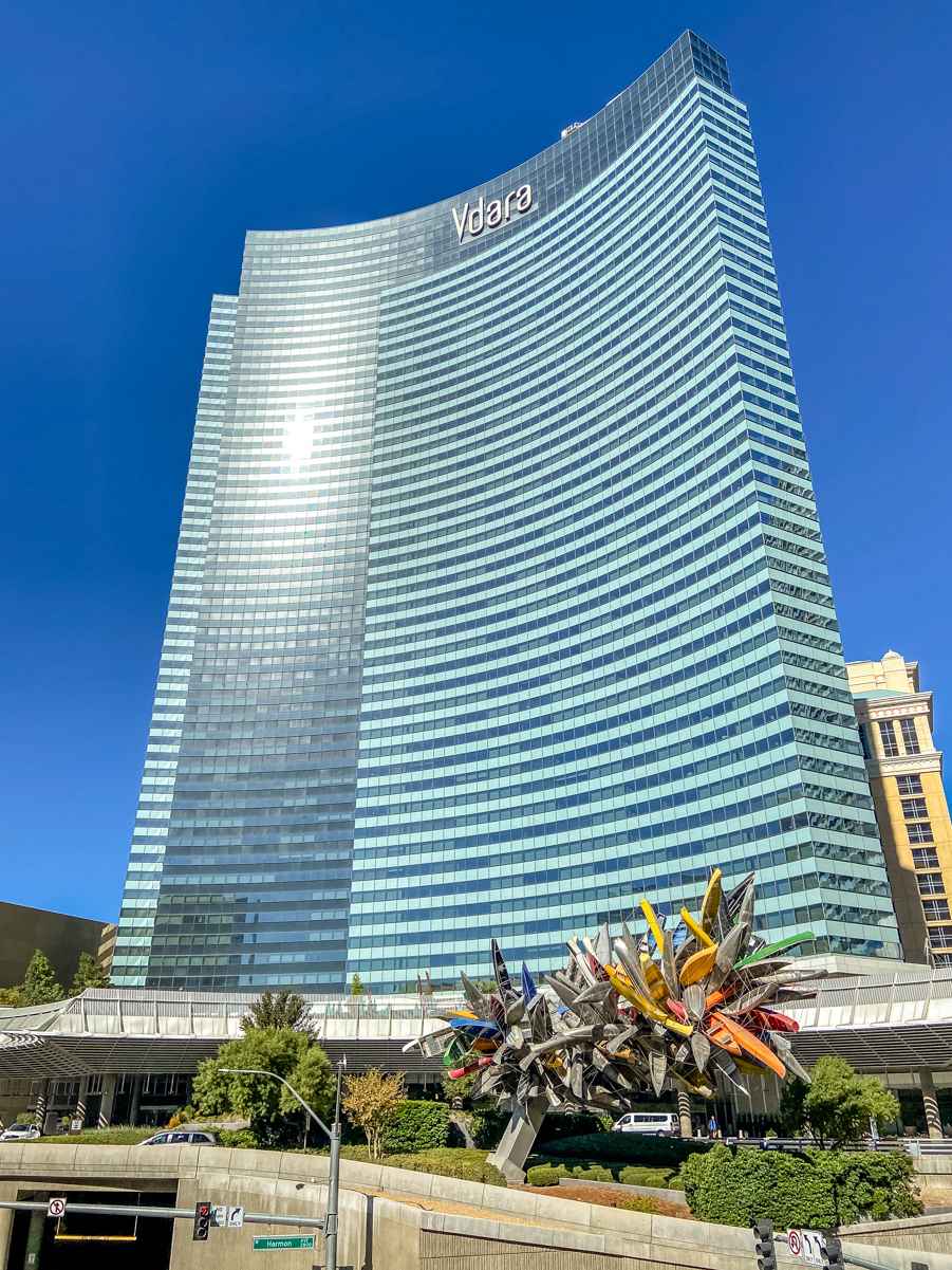 How long it takes to walk from Vdara to the Bellagio