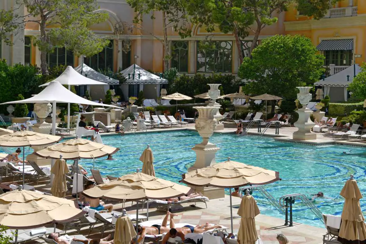 Can Vdara Guests Use the Bellagio Pool? (Answered) 1 Can Vdara Guests Use the Bellagio Pool