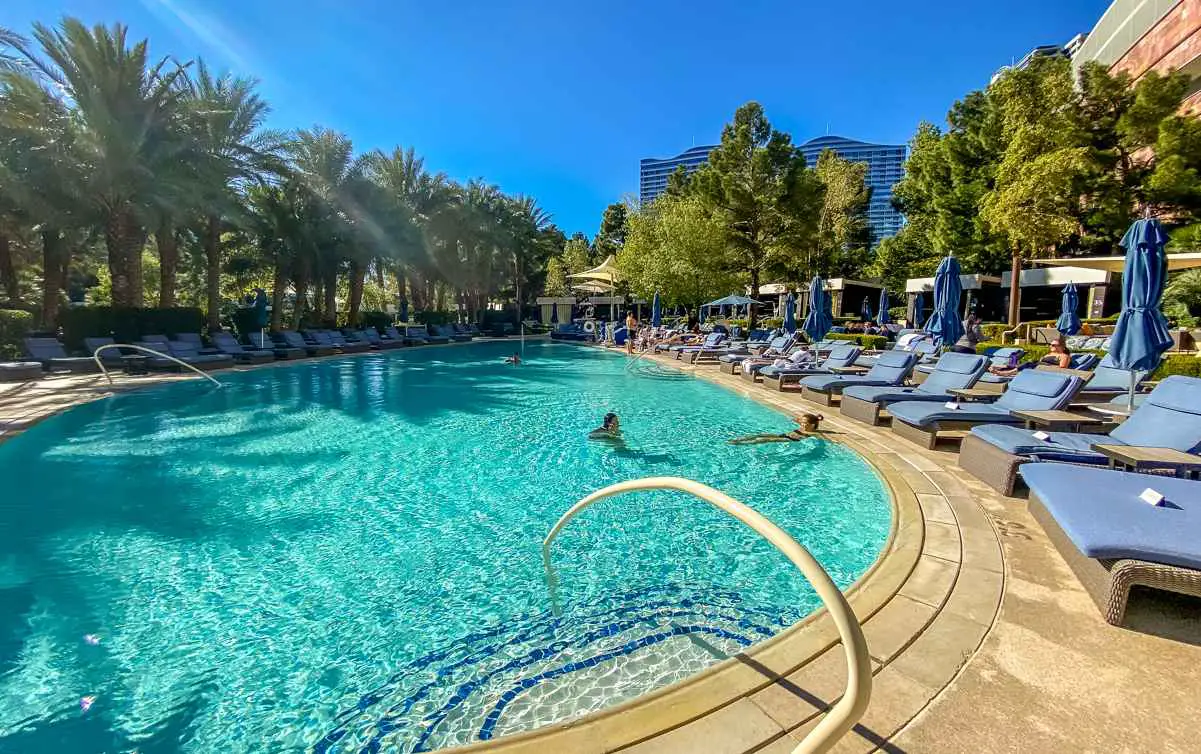 Rapid Evaporation of pool water keeps Vegas pools feeling cold