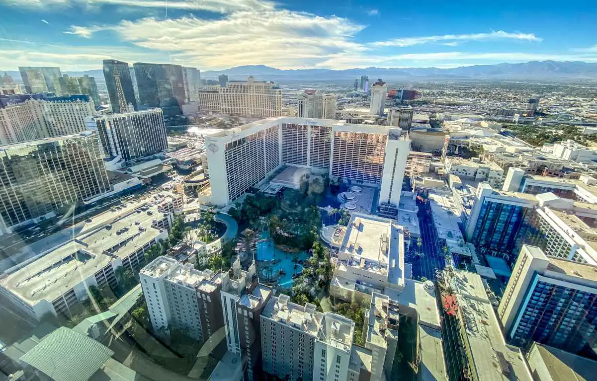 When Is the Best Time To Ride the High Roller?