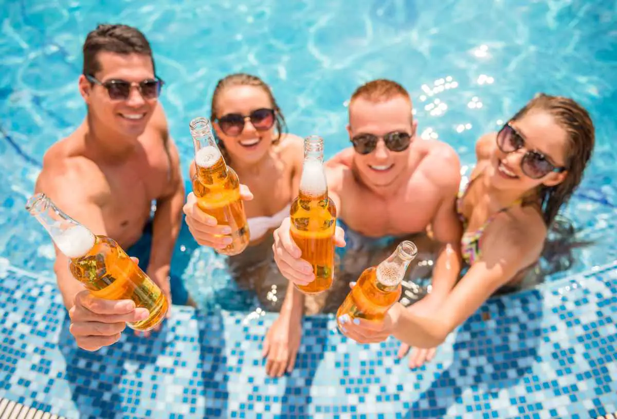 can you bring your own alcohol to vegas pools