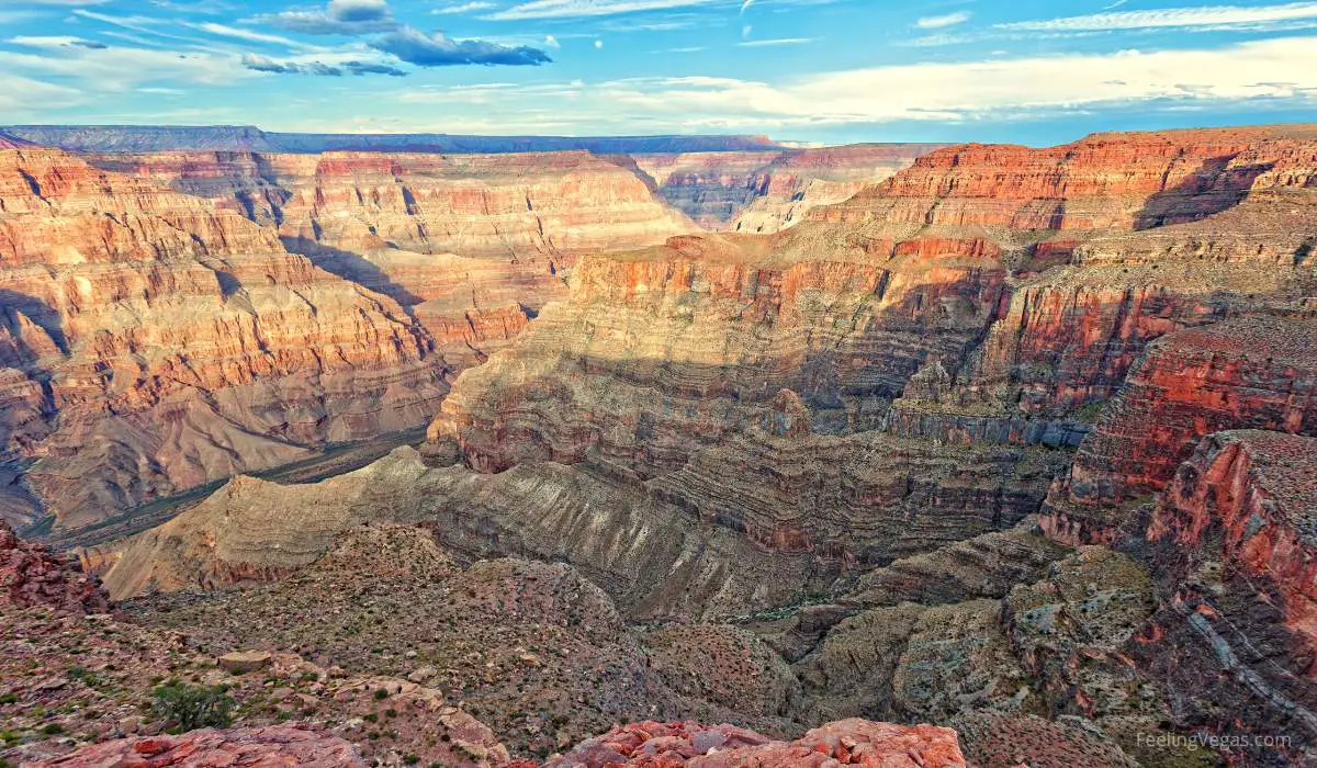 Can You Drive From Vegas to the Grand Canyon at Night? 4 Safety Driving Tips From Las Vegas to the Grand Canyon at Night