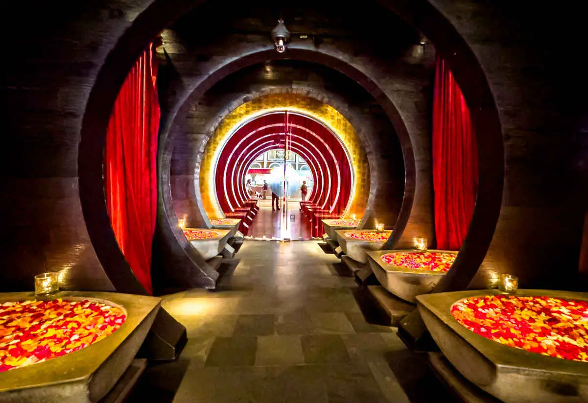 The 9 Best Las Vegas Nightclubs For Couples (Date Night) 2 Tao Nightclub and Dayclub Everything You Need To Know