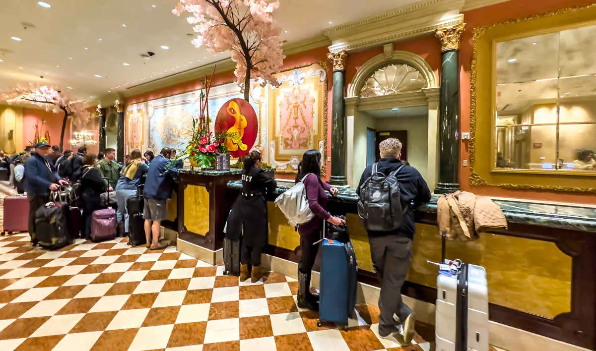 The Venetian check-in and check out. Front desk.