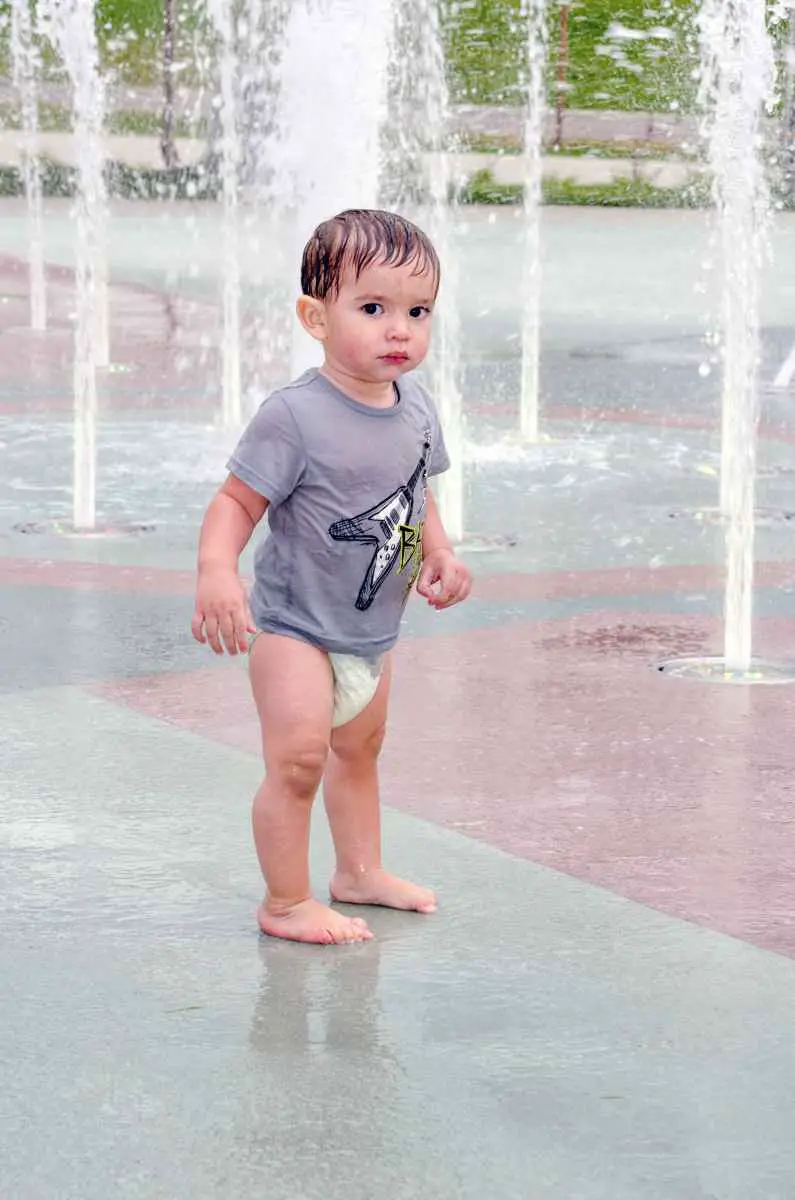 Vegas With a Baby: How To Get Around & Have a Great Time! 9 toddler splash pad Las Vegas