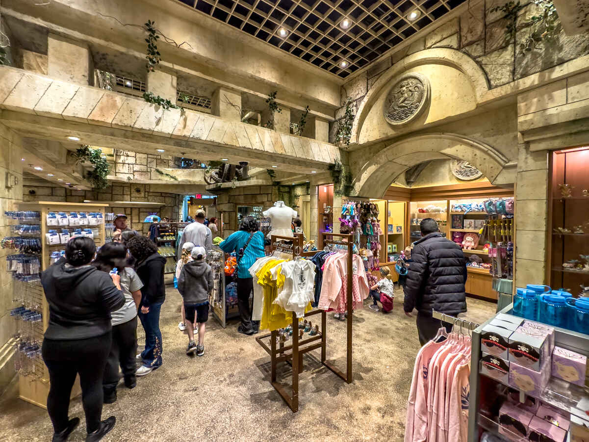 Is Mandalay Bay Aquarium Worth It? PHOTOS! (Shark Reef Aquarium