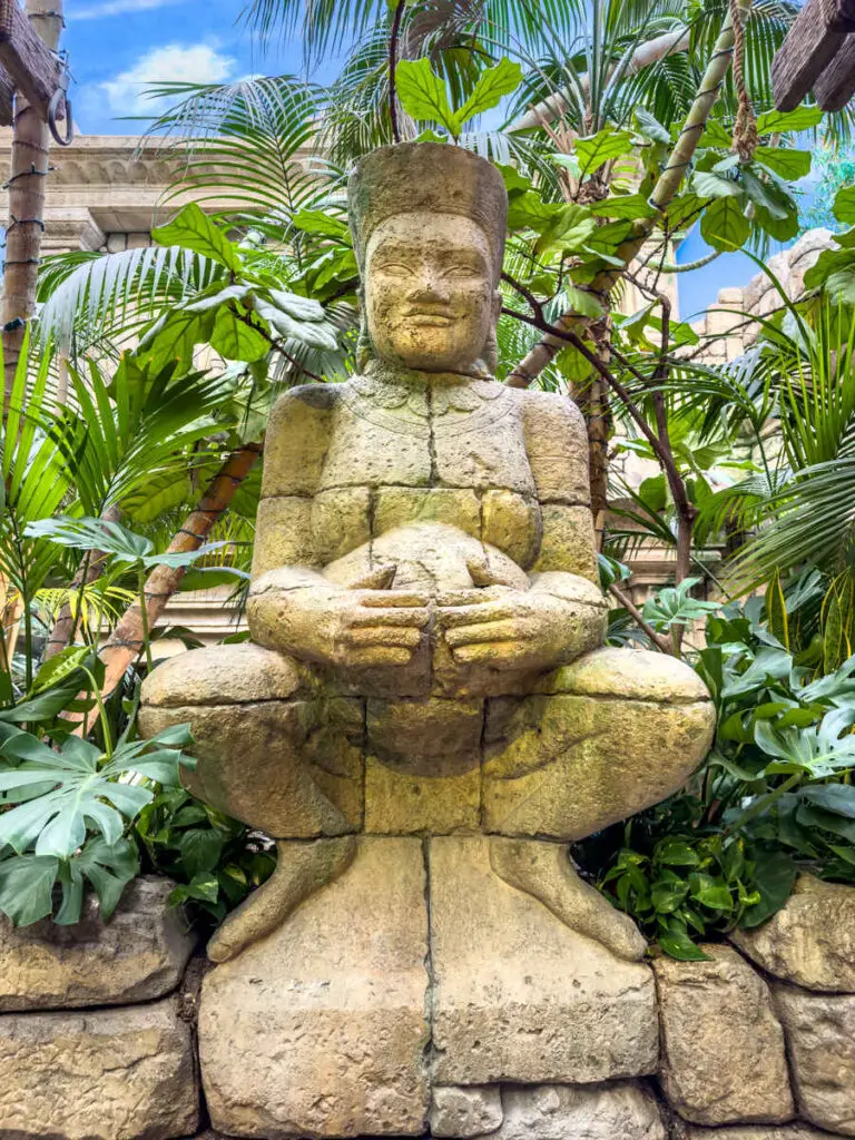 Temple ruins at Shark Reef Mandalay Bay