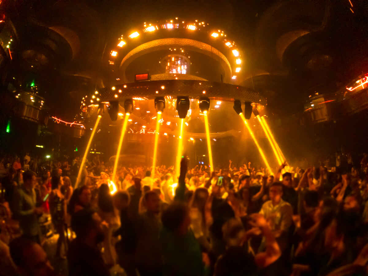 7 Casual Dress Code Clubs in Vegas (& What to Wear) 1 7 Casual Dress Code Clubs in Vegas (& What to Wear)