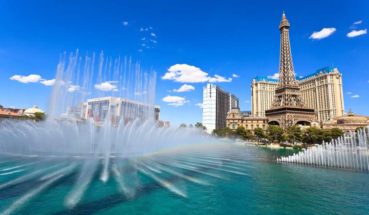 Can you swim in the Bellagio Fountains in Las Vegas