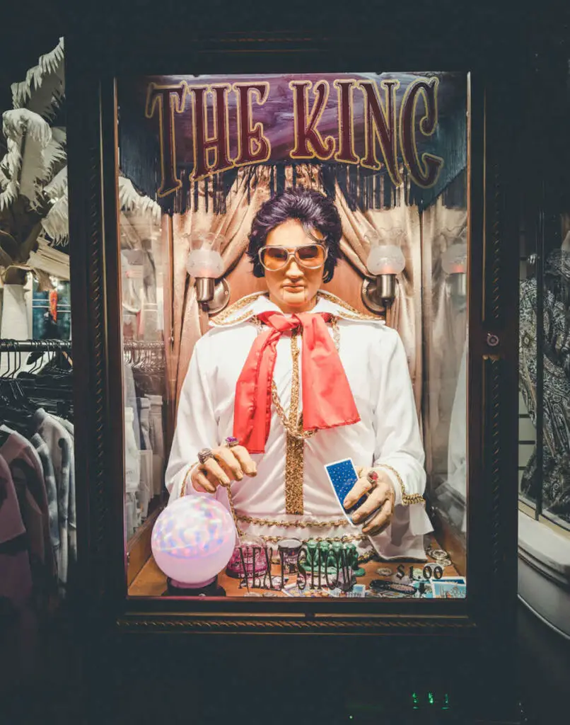 Las Vegas Fortune Teller Machine (Psychic Elvis Knows All) 1 Elvis Las Vegas Fortune Teller