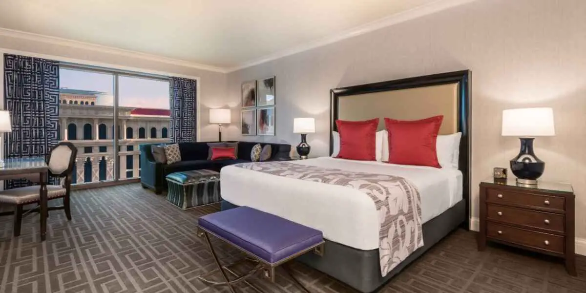 Which Tower at Caesars Palace Is the Best? (Caesars Palace Towers Las Vegas!) 2 Palace tower room