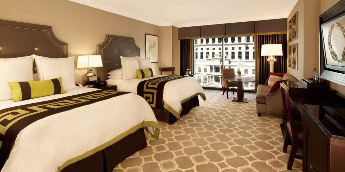 Which Tower at Caesars Palace Is the Best? (Caesars Palace Towers Las Vegas!) 3 Octavius tower room at Caesars Palace