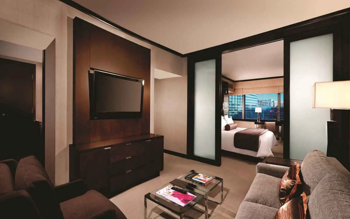 Vdara vs Aria (Prices, Rooms, Restaurants, & Nightlife) 7 The City Corner Suite at Vdara
