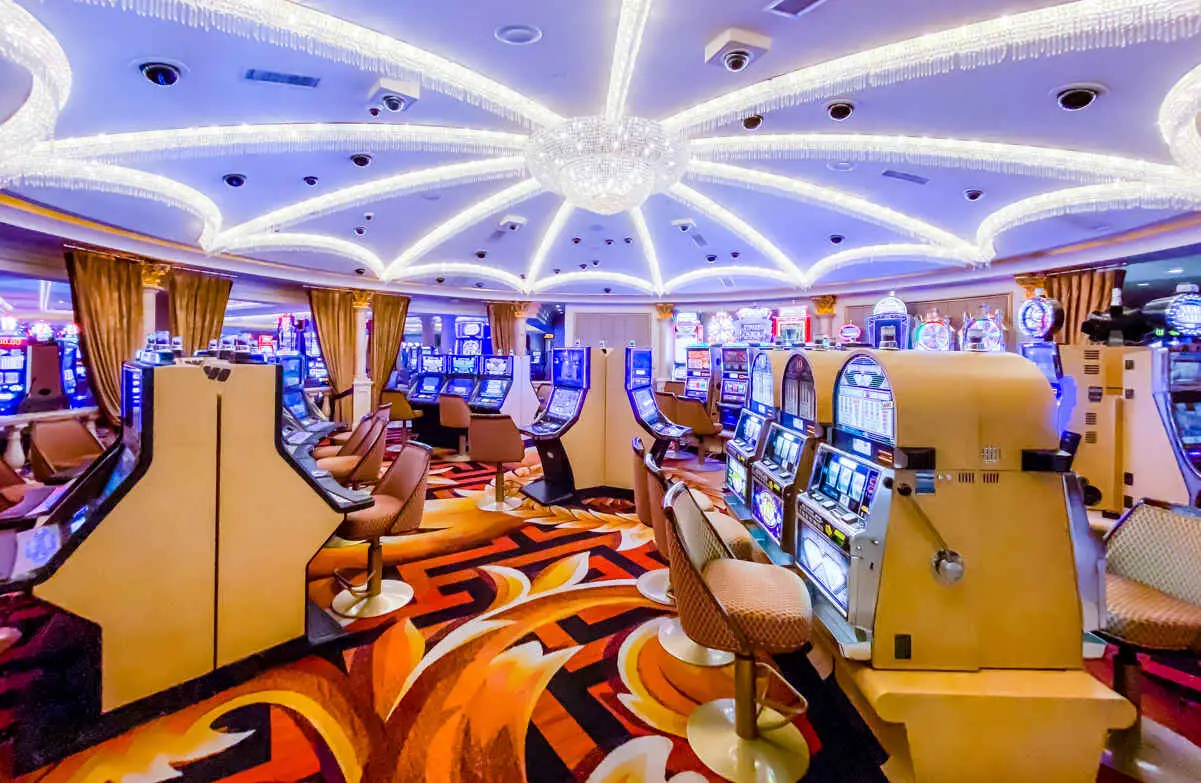 Is It Cold Inside Vegas Casinos? (Las Vegas Casino Temperature) 2 The Average Temperature in Las Vegas Casinos