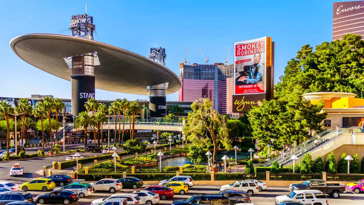 Fashion Show Mall on the Las Vegas adding a casino