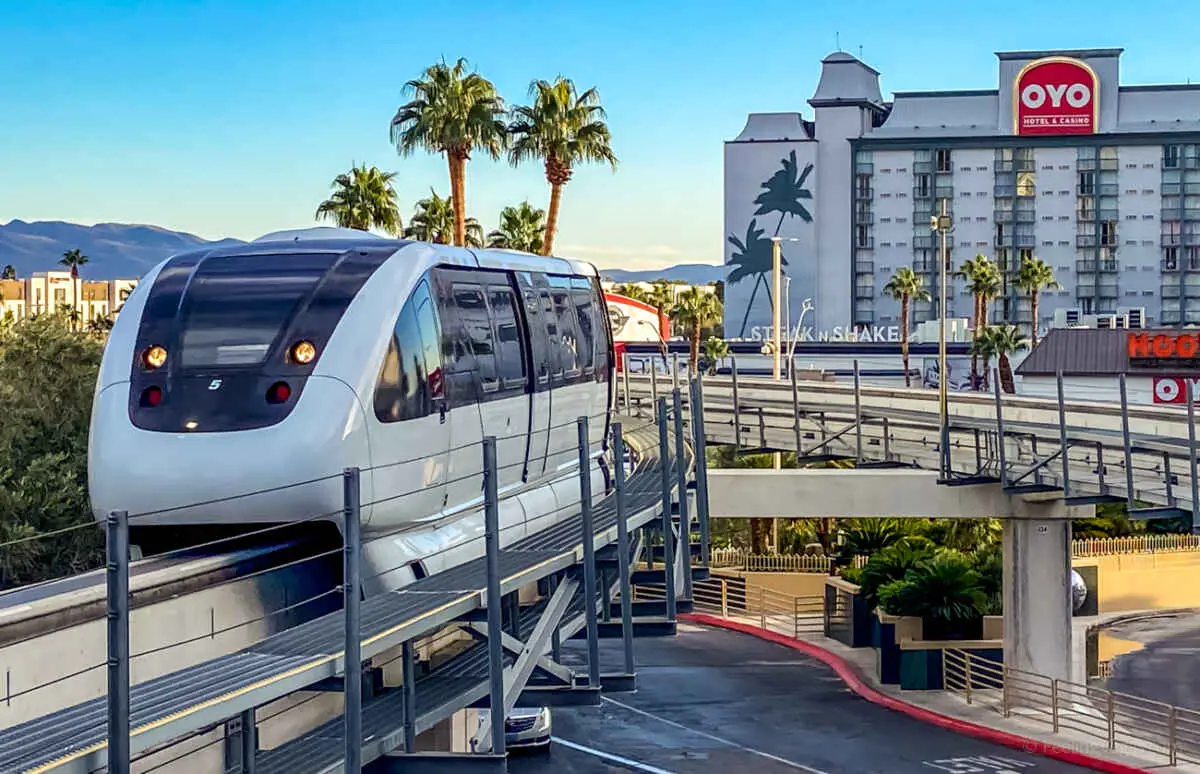 Transportation on the Las Vegas Strip - How to Get Around Without a Car 7 Las Vegas Monorail
