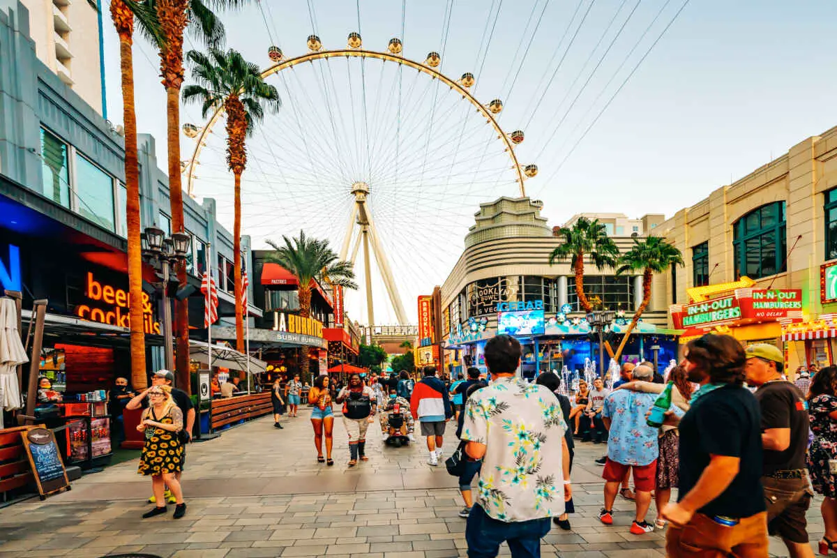 Best Parts of the Strip to Walk include the LINQ Promenade.
