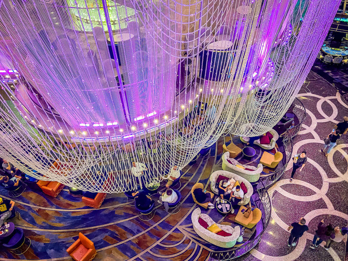 Sip in Style: The Chandelier Bar Las Vegas Unveils a World of Crystal Elegance and Artful Mixology