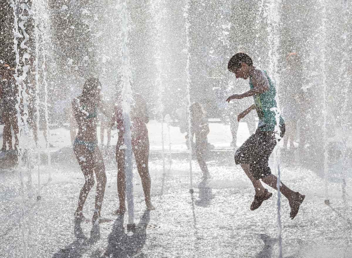 How to Be a Las Vegas Insider: Secrets from the Locals 5 splash pad Depositphotos 159070110 XL